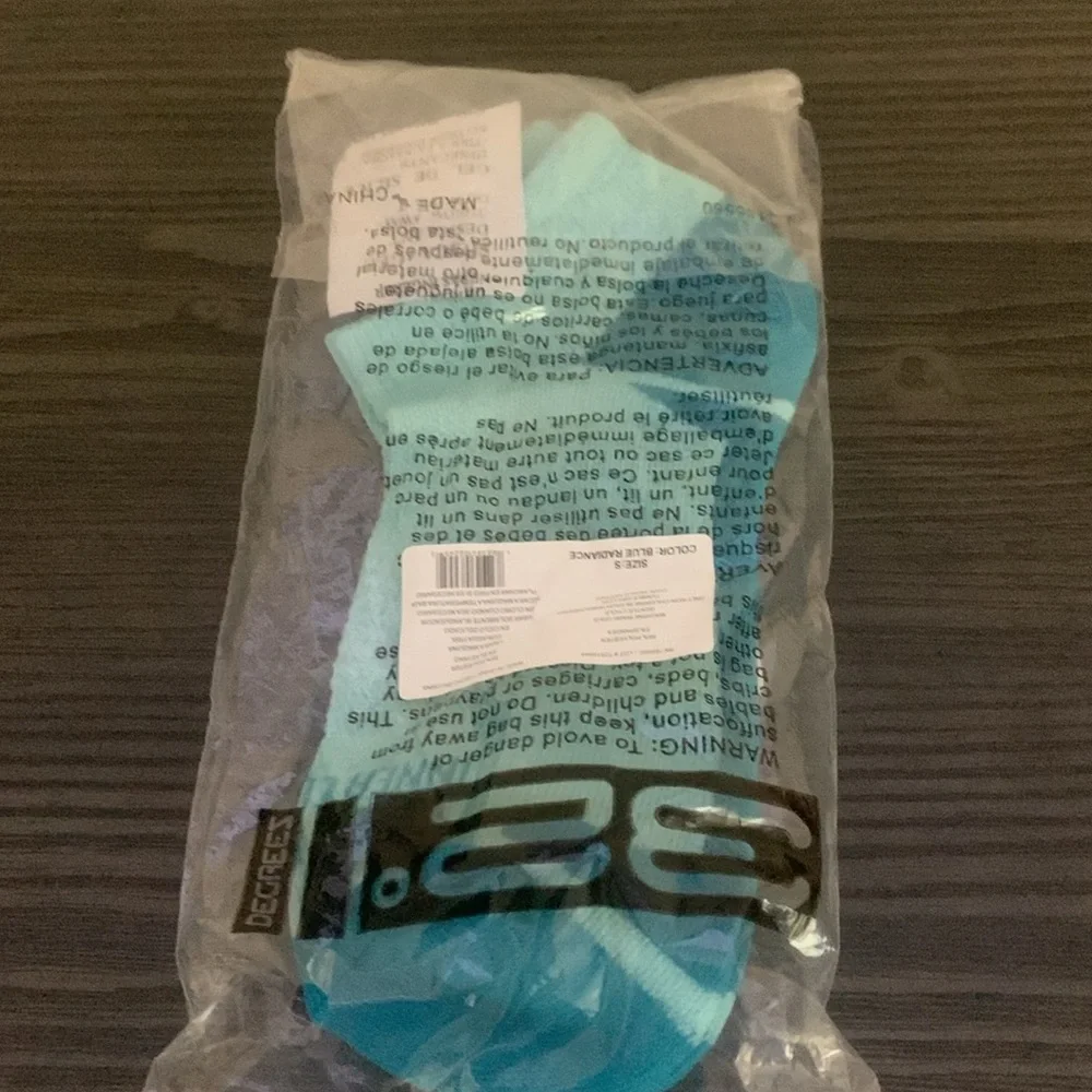 32 degrees new in bag Light Blue robins egg / Tiffany blue Ankle Socks